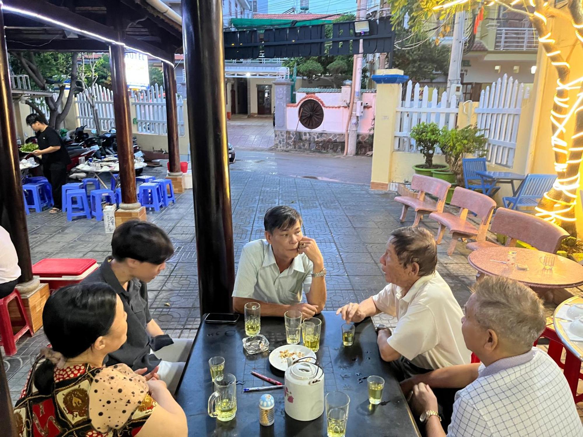 Hoang Oanh Motel ลองไห่ ภายนอก รูปภาพ