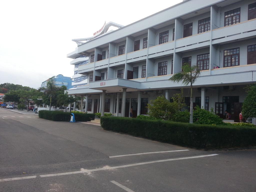 Hoang Oanh Motel ลองไห่ ภายนอก รูปภาพ